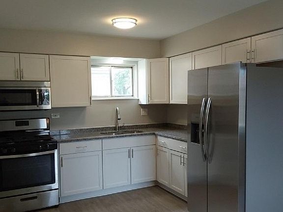 5th image of 4429 S Leclaire Ave
