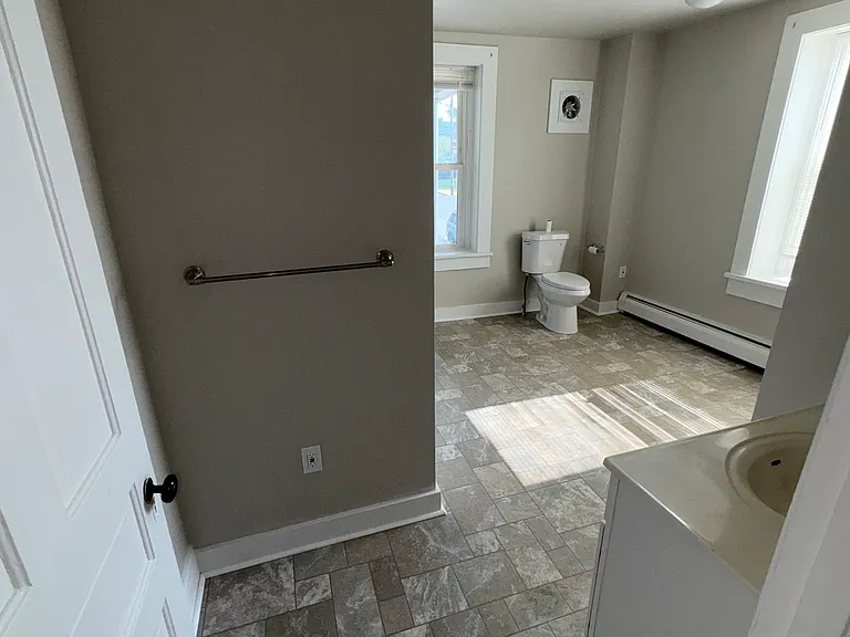 101 E 2nd St #101 — Photo 6