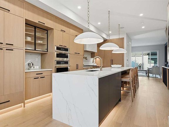 5th image of 224 W 18a St NW