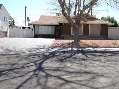 2nd image of 3027 Hebard Dr