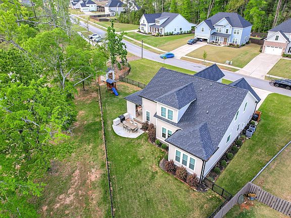 5th image of 566 River Oaks Ln