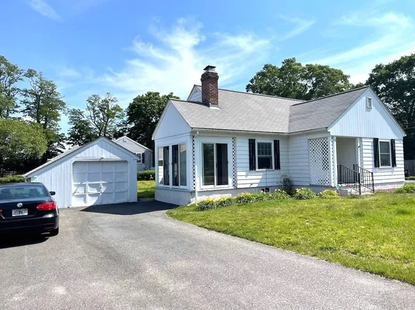 75 Willing Ave, Warwick, RI 02888