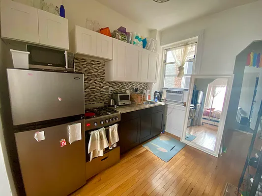 Rented by Delmark Realty LLC | media 23