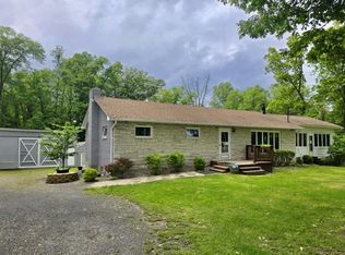 7 Red Top Rd, Wallkill, NY 12589