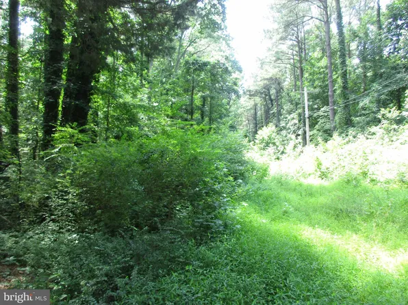 422 Lessin Dr, Lusby, MD 20657