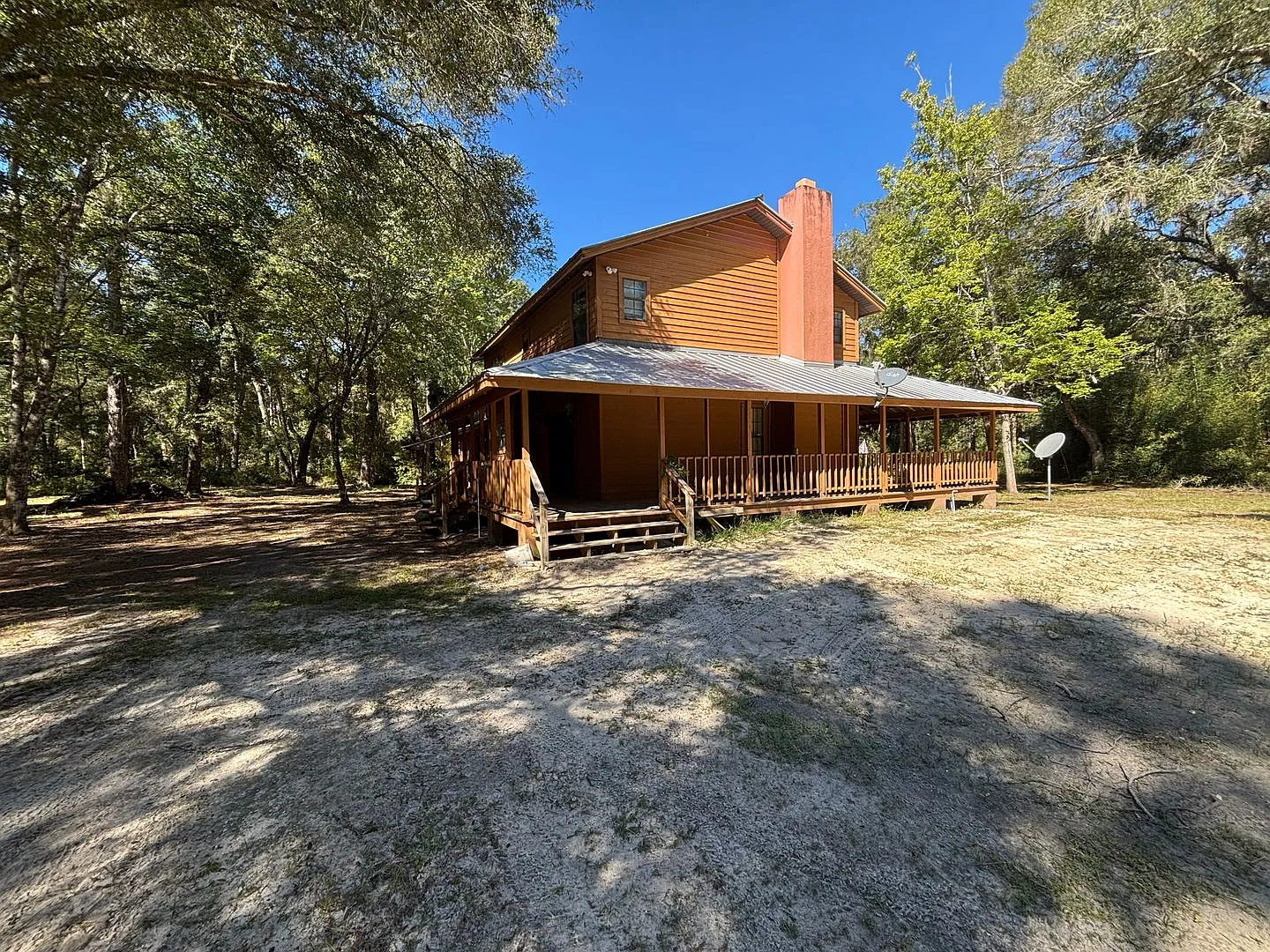Beautiful Cedar Home on 5 Acres of Private Oak Hammock — Photo 2