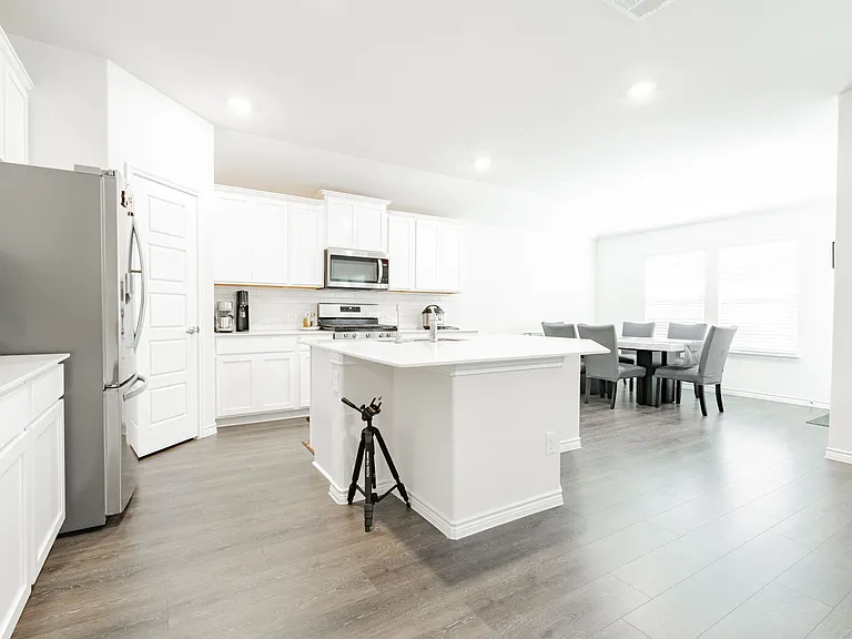 555 Delaware Rd — Photo 7