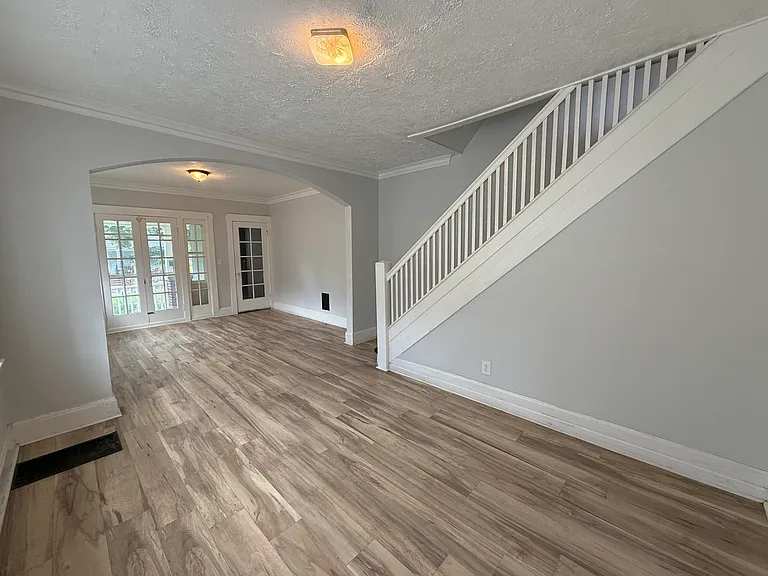 29-31 Ellicott St #31 — Photo 6