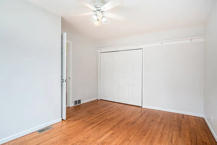 130 Plymouth Ave NE — Photo 19