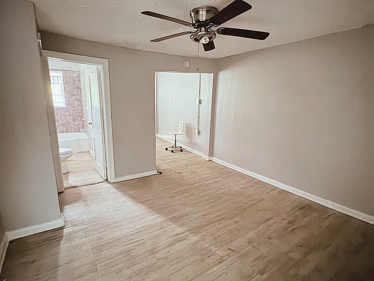 289 W Lake Ave NW #9 — Photo 1