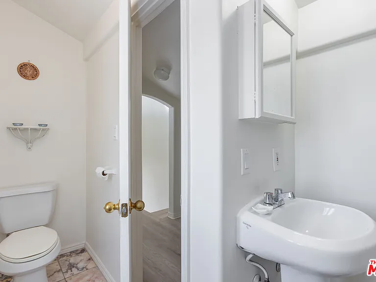 5828 Foxview Dr #1 — Photo 11