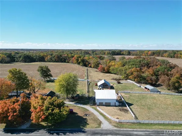 171 Red Ball Trl, Coffeen, IL 62017