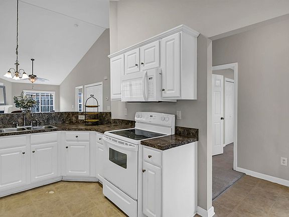 5th image of 179 Courtside Dr