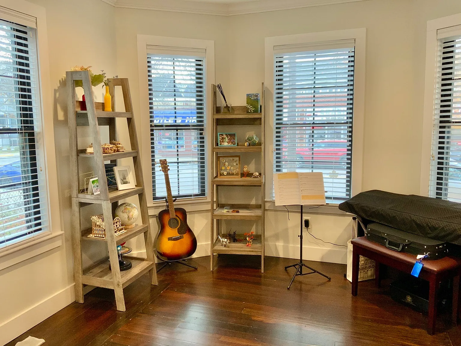 3 bed, 2.0 bath, 1200 sqft, $3,800 — Photo 3