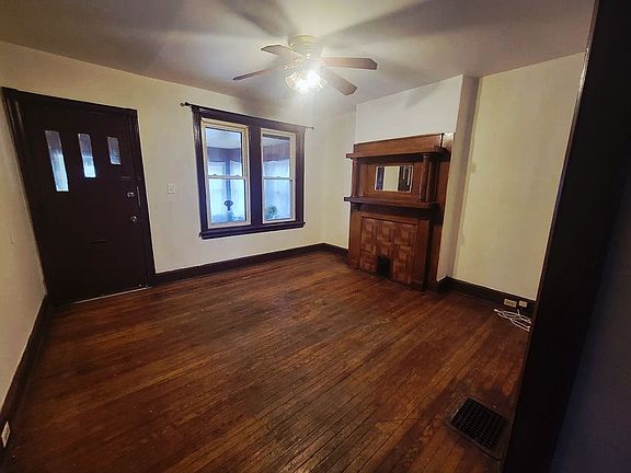 2nd image of 110 E 24th St