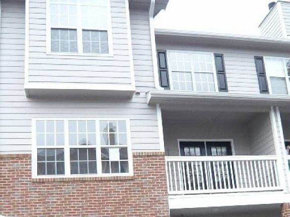 3rd image of 1009 Vinings Forest Ln SE