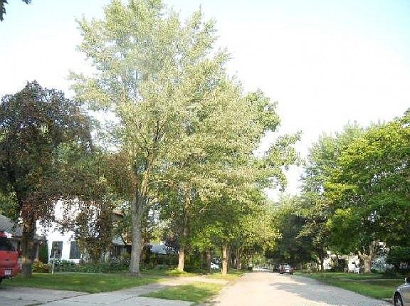 2nd image of 15618 Kirkshire Ave