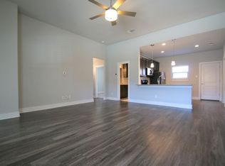 209 Stewart Bend Ct, Azle, TX 76020