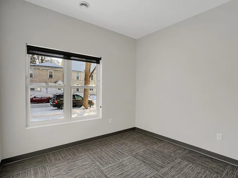 1129 8th St SE #3 — Photo 10