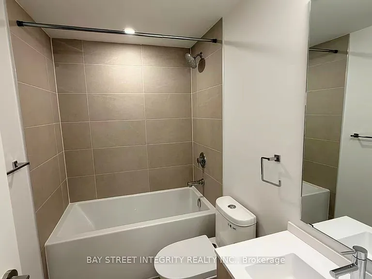 100 Queen St E #1508 — Photo 3