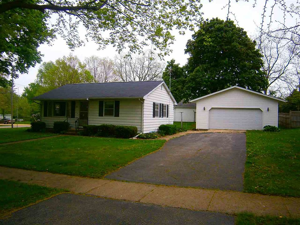 305 S Walnut St, Stillman Valley, IL 61084 Zillow