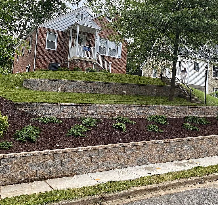 2nd image of 2302 Park Way