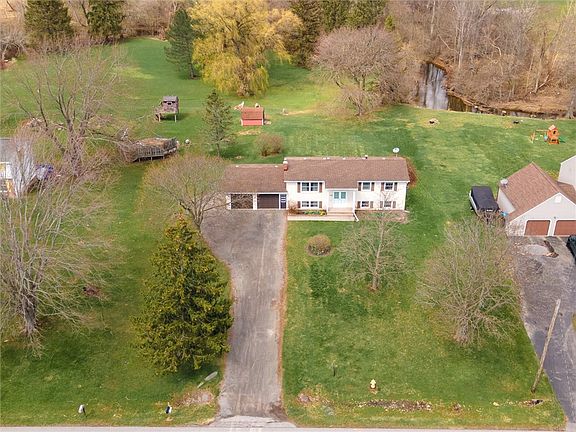 2nd image of 298 Dunbar Rd