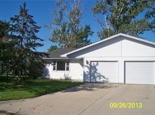 632 S 7th St, Delavan, WI 53115