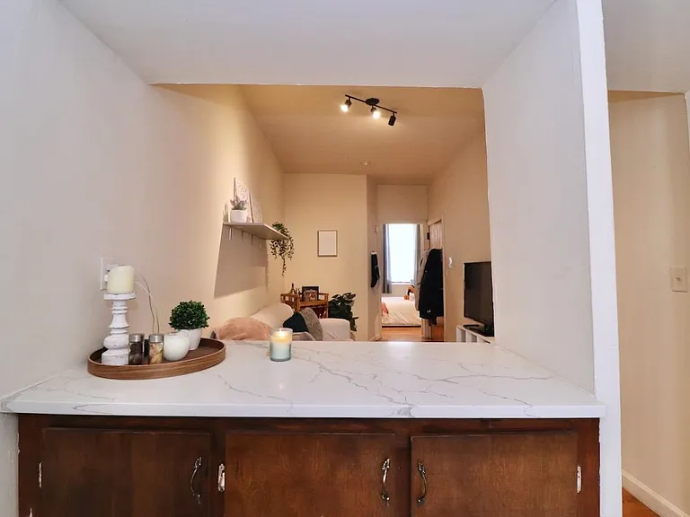 510 Adams St #2R — Photo 15