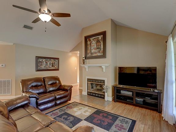4th image of 114 Avron Dr