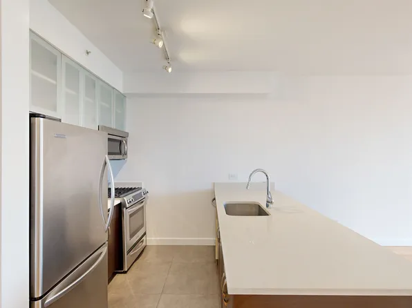 808 Columbus Avenue image 1 of 9
