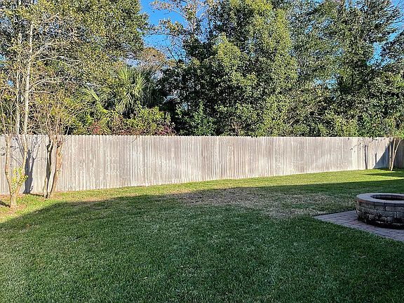 4th image of 1705 Tall Tree Dr E