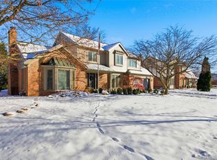 20152 Ellen Dr, Livonia, MI 48152