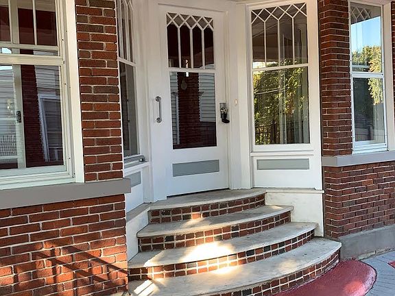 4th image of 166 S Main St