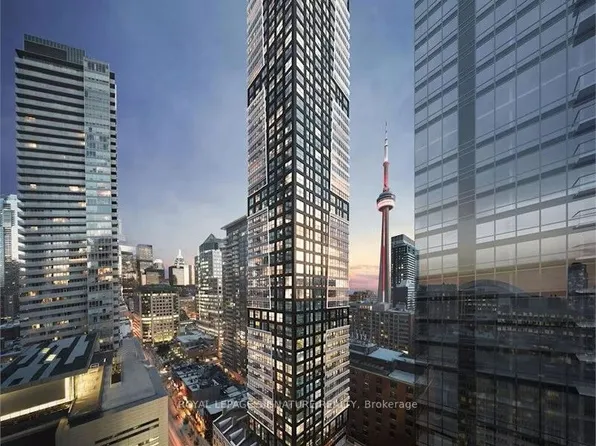 327 King St W, Toronto, ON