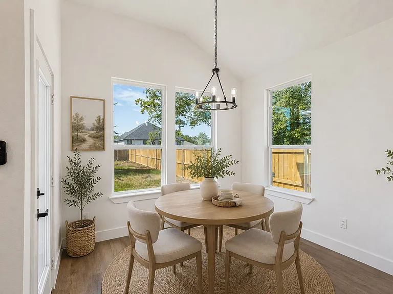 4617 Pickett St — Photo 12