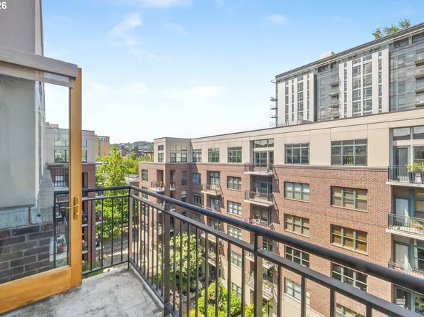 821 NW 11th Ave APT 609, Portland, OR 97209