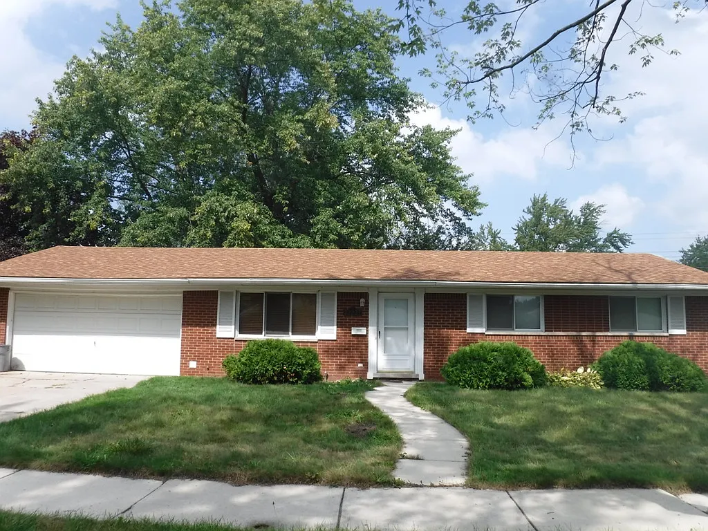 3 bed, 1267 sqft, $1,650 — Photo 1