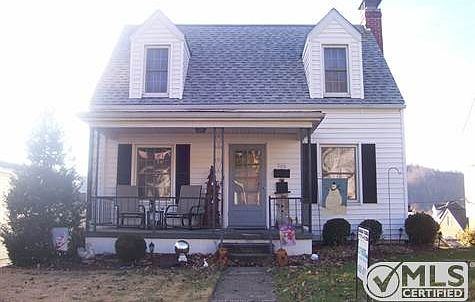 1st image of 906 5th St