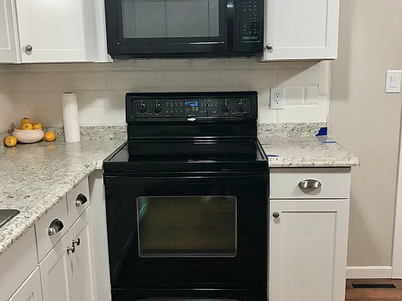4th image of 1624 Rockford St