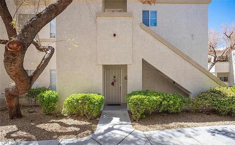 6480 Annie Oakley Dr — Photo 2