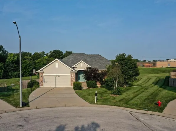 1302 NW Boxelder Ct, Grain Valley, MO 64029