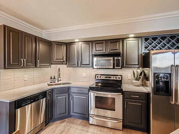 4th image of 601 W 11th Ave APT 906