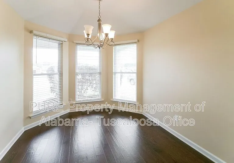 201 Wexford Way — Photo 3