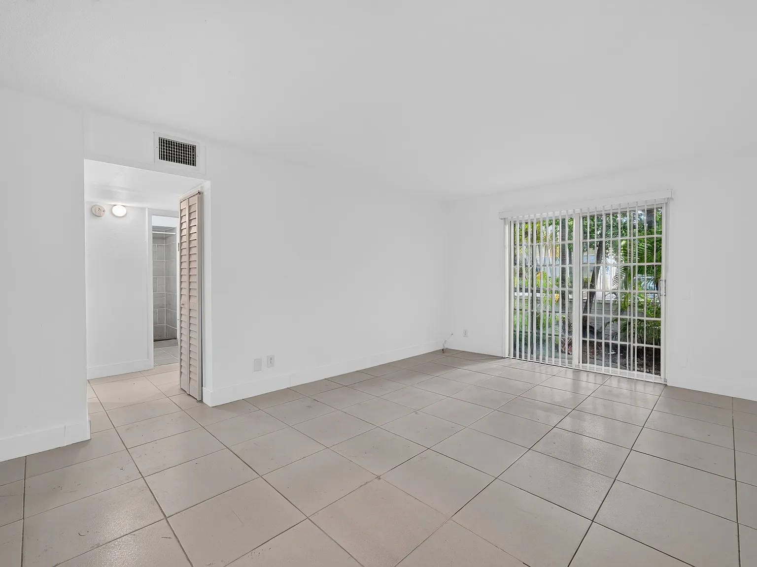 416 Santander Ave. - F — Photo 3
