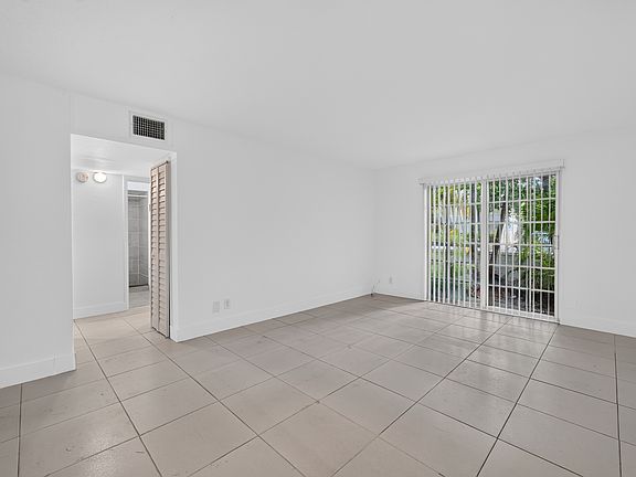 3rd image of 416 Santander Aveapt F
