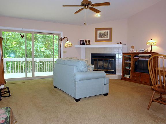 3rd image of 380 Lake Catherine Ct
