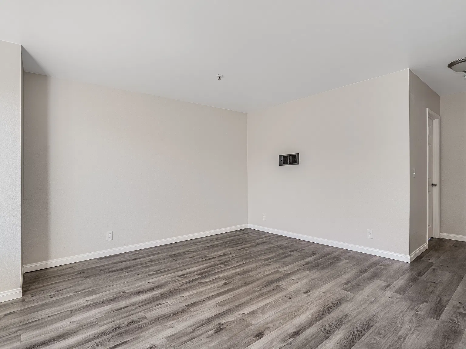 1 bed, 700 sqft, $1,995 — Photo 4