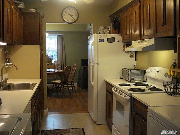 5th image of 51 Wooded Way