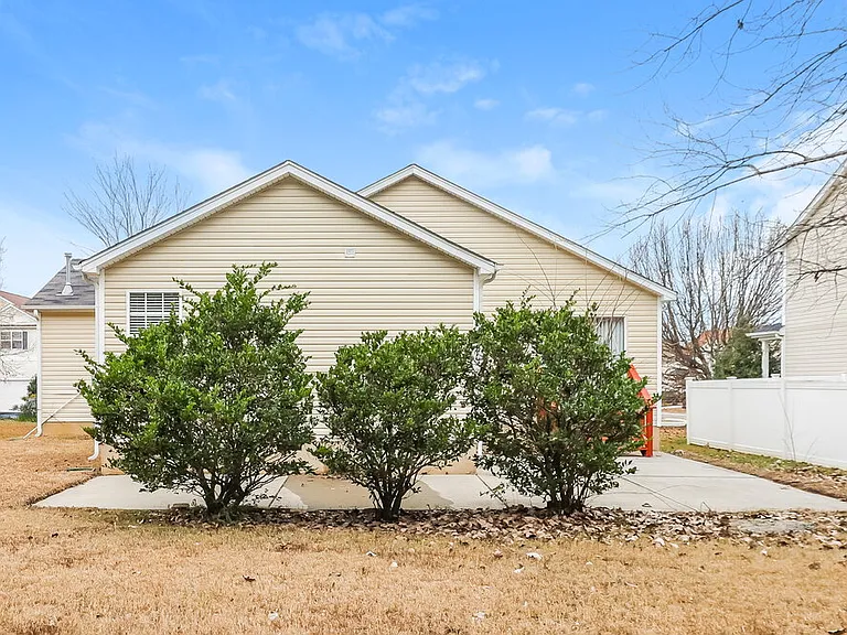 15123 Dehavilland Dr — Photo 16